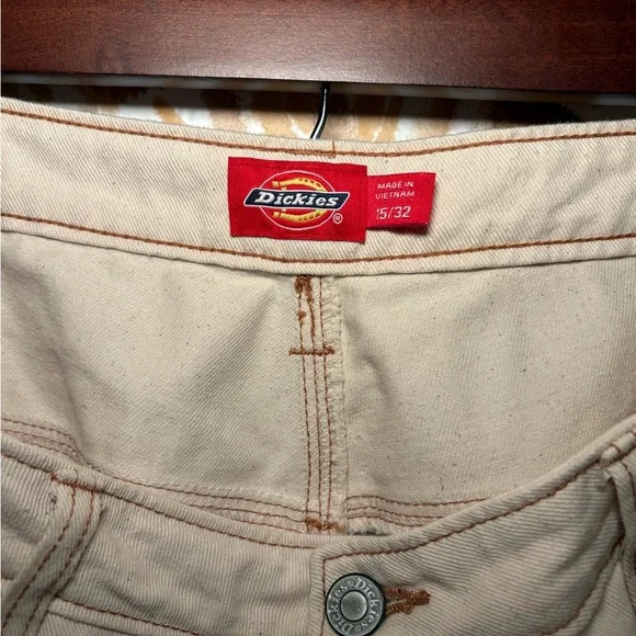 Dickies Men's Relaxed Cream Utility Jeans 15/32 NWT - Picture 2 of 7
